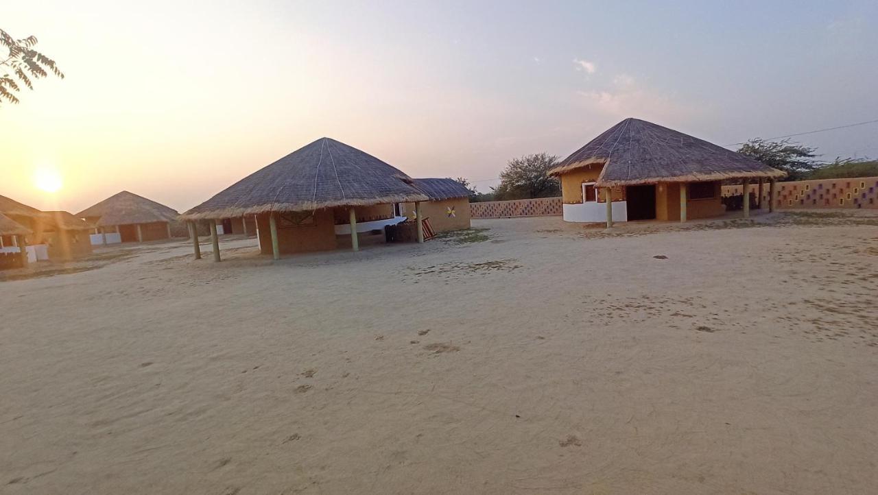 Mahefeel E Rann Resort Bherandiāla Zewnętrze zdjęcie