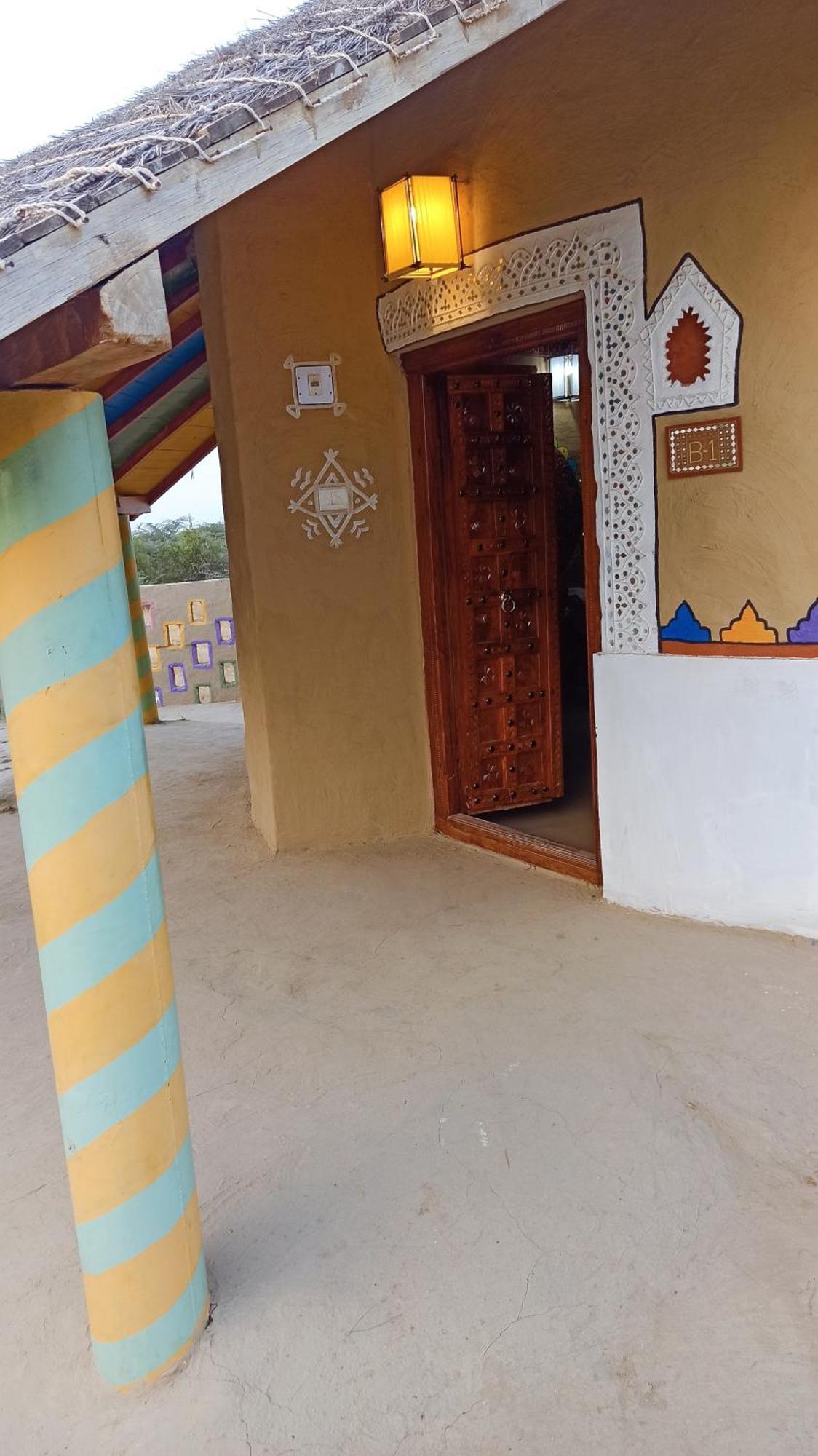 Mahefeel E Rann Resort Bherandiāla Zewnętrze zdjęcie
